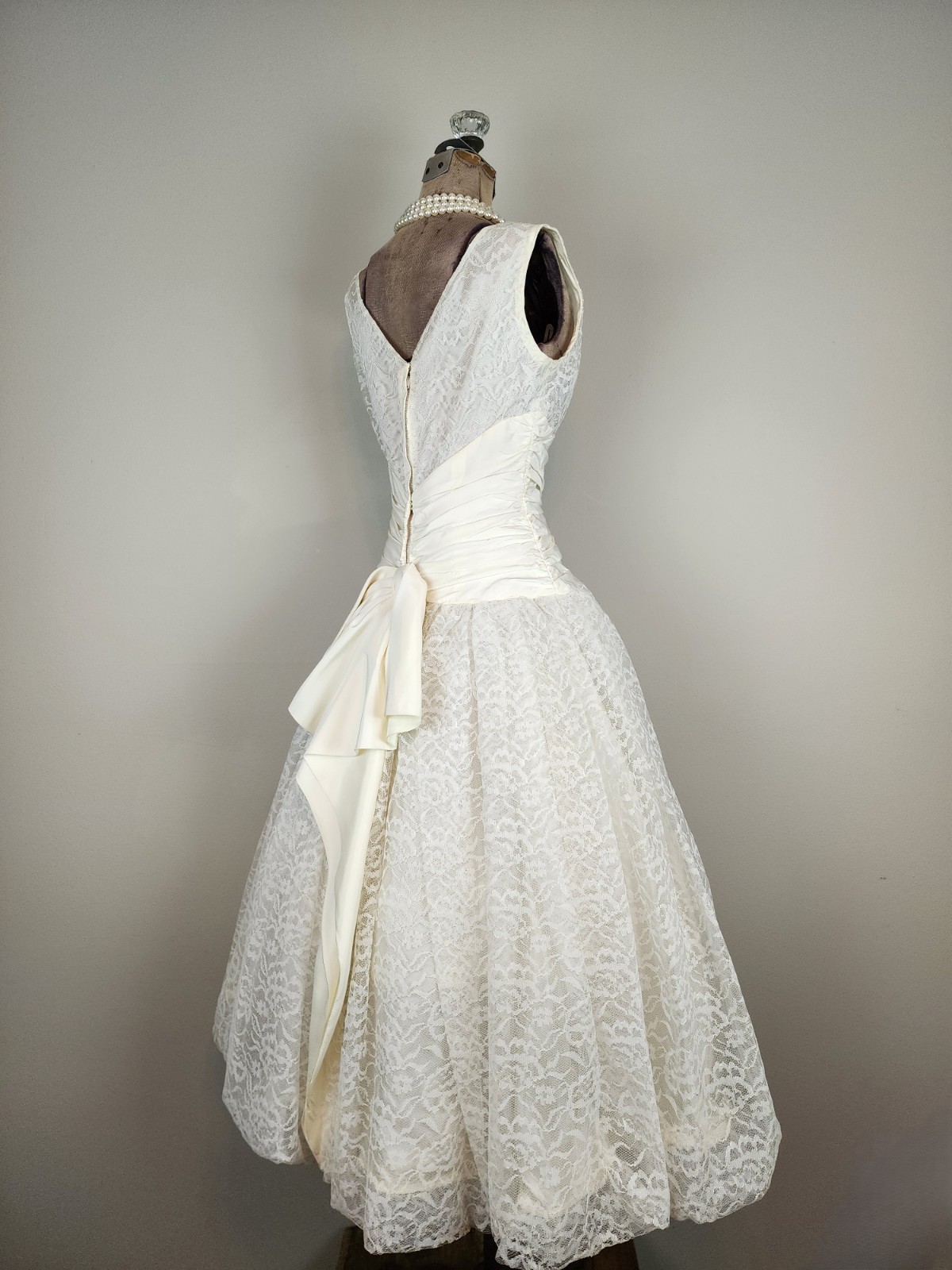 Vintage 1950’s Warm White Satin with Lace Overlay Cocktail Dress Size Medium