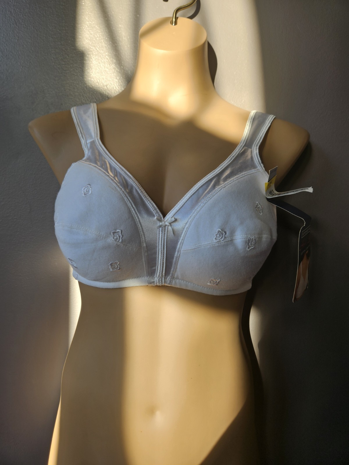 NEW NWT Scarce Vintage 80s Sears Ah-h Bra Light Lined White Embroidered Sz 34C