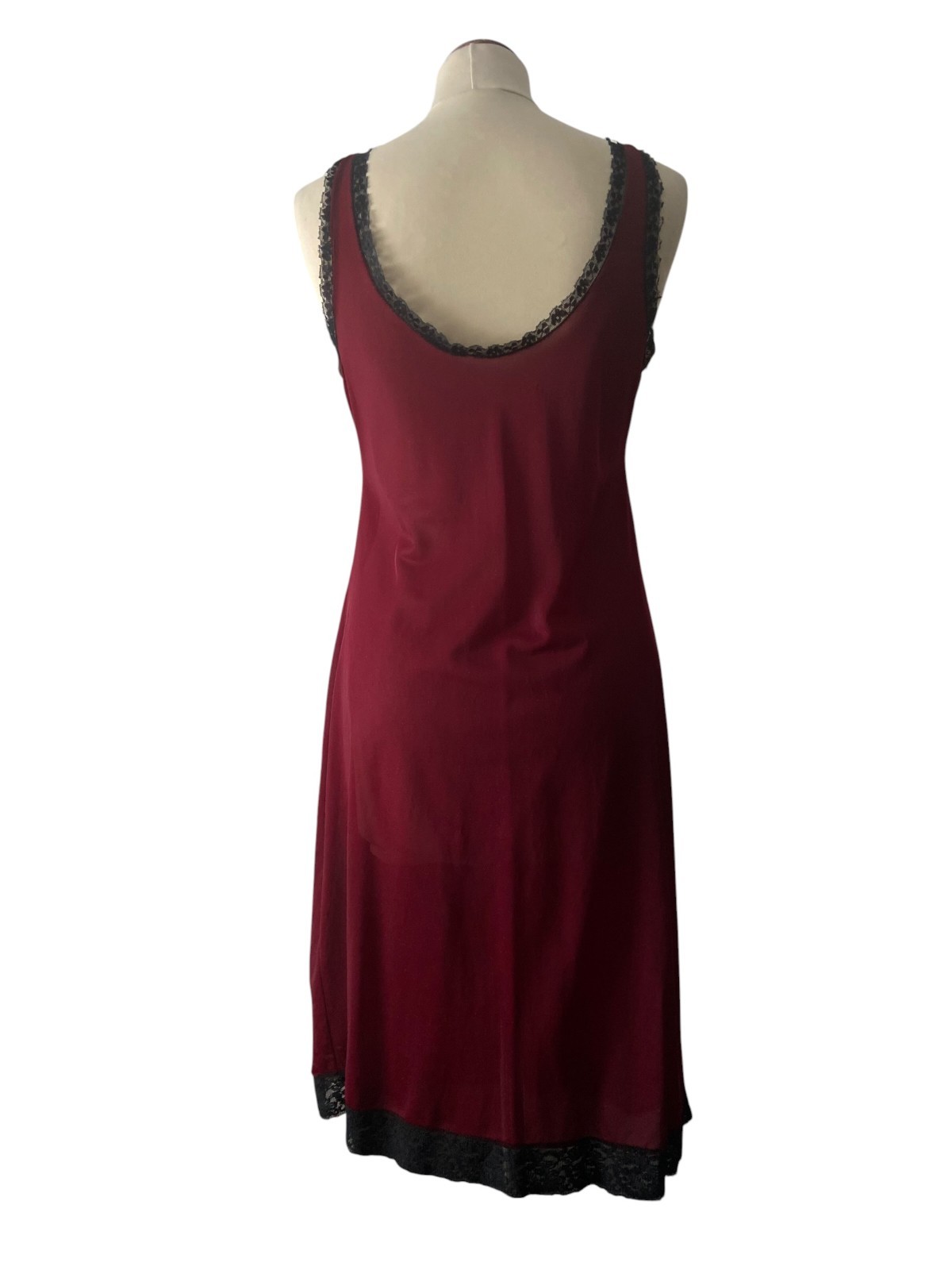 Vintage Full Slip for Women in wine red, with black lace bust and trim | Size M
