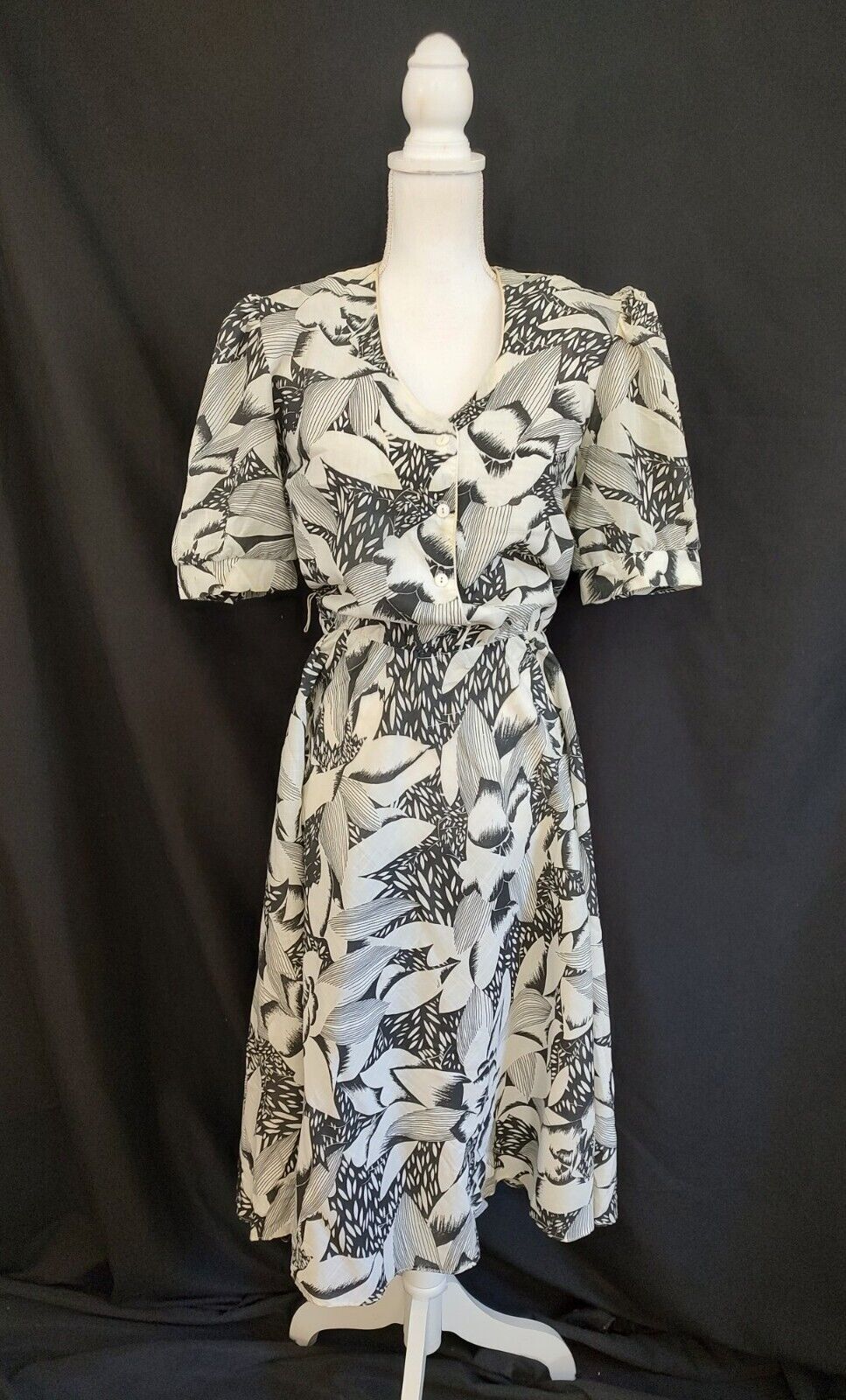 80’s Vintage Dress Just in Thyme Black White Floral Full Skirt Lightweight Sz 6