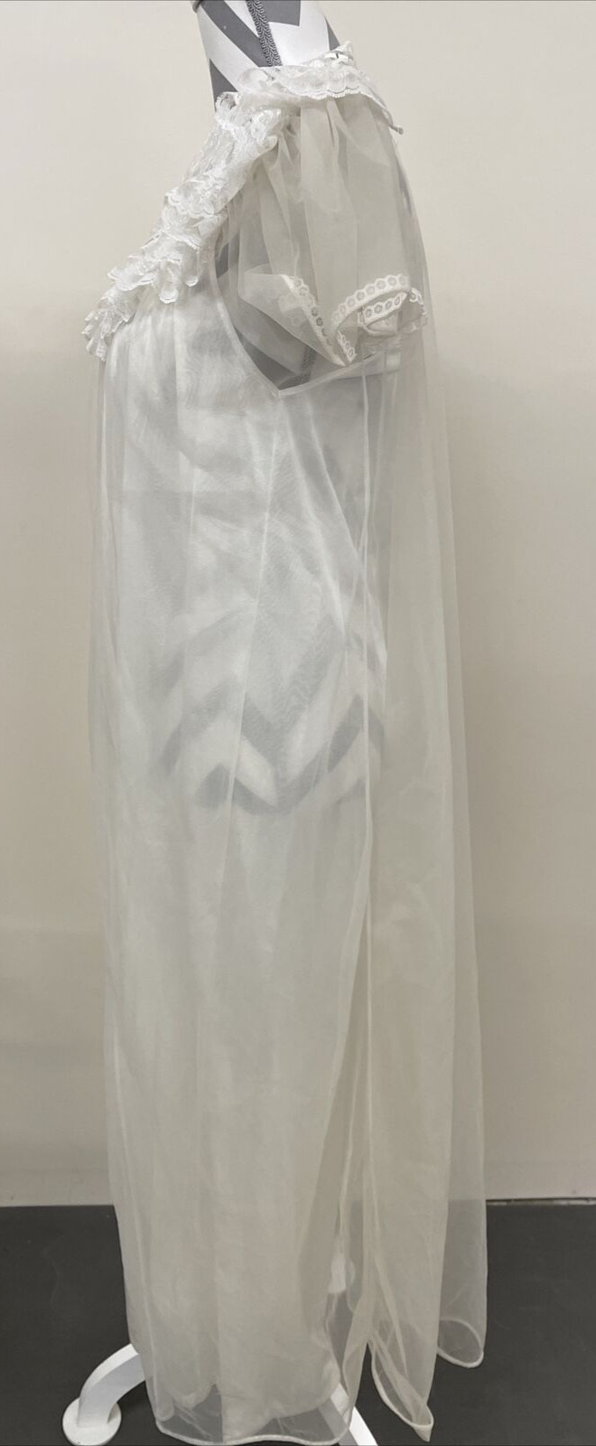 Vintage Spotlight Shimmering Ultra Sheer Chiffon Peignoir Robe Small Nylon Lace