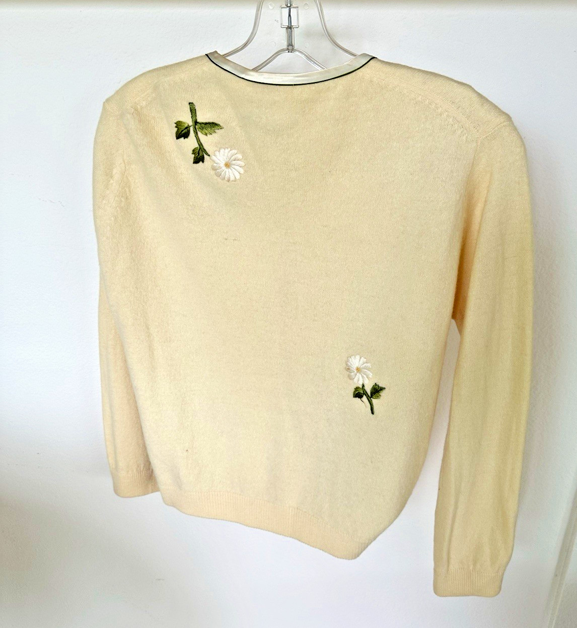 Vintage 1960’s Women’s Angora/Lambs Wool Cardigan By Atkins Hong Kong SMALL s40