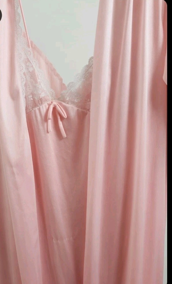 VTG Paramount Pink Nylon Peignoir Robe Nightgown Set Lace Maxi Coquette Size XS