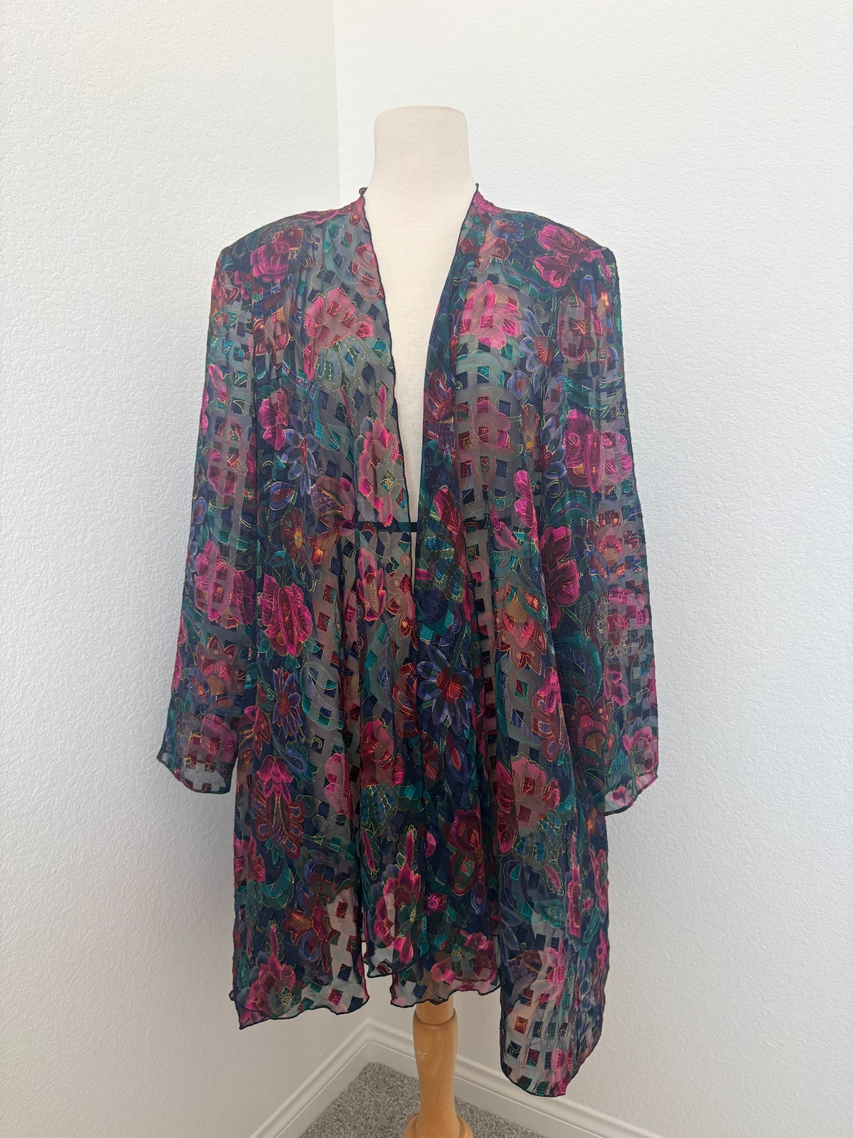 Vintage Padded Robe Nightgown Floral & Lace Trim