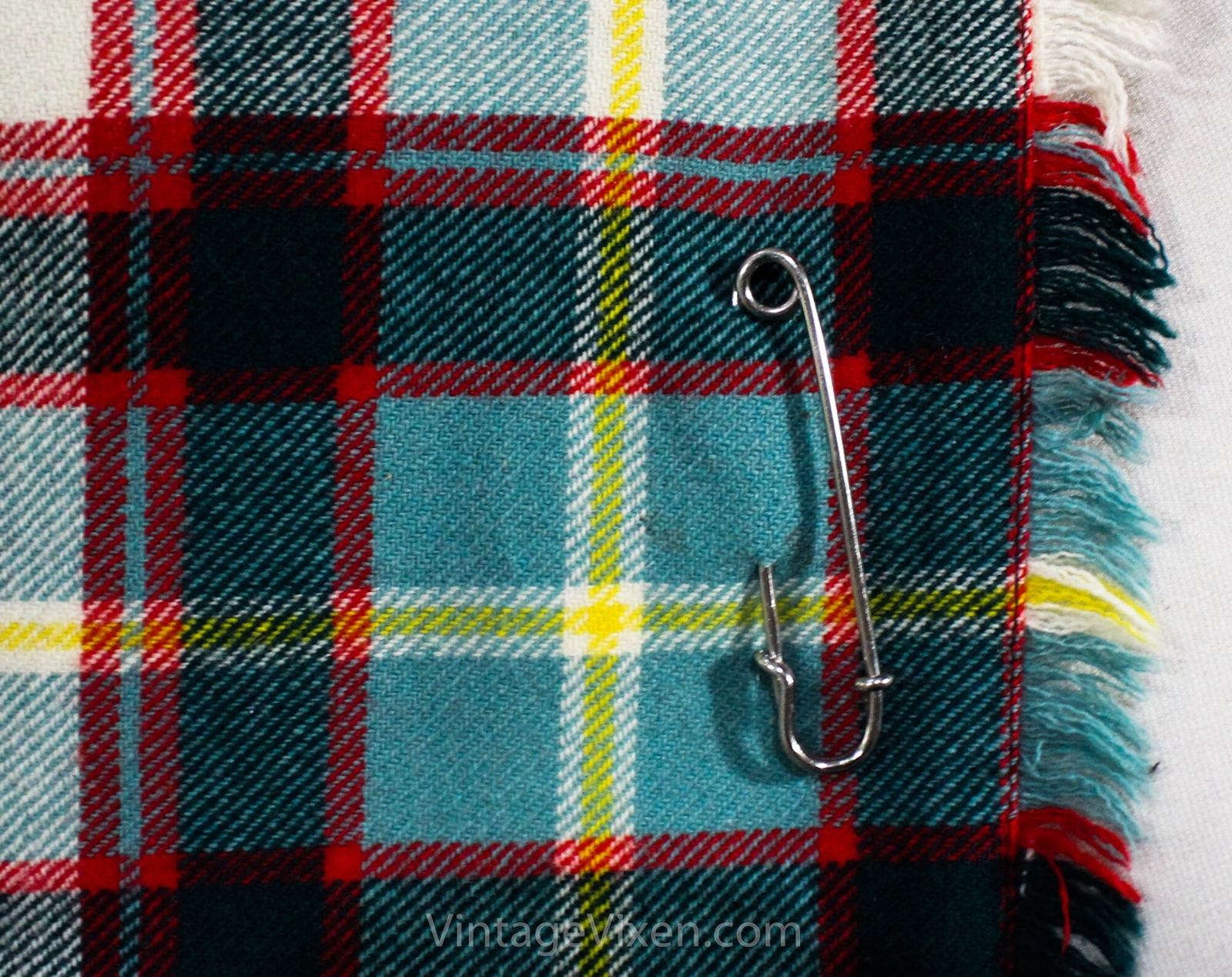 Scottish Kilt Skirt – Small Green Red Tartan Plaid Pleated Wrap Skirt – Buckles