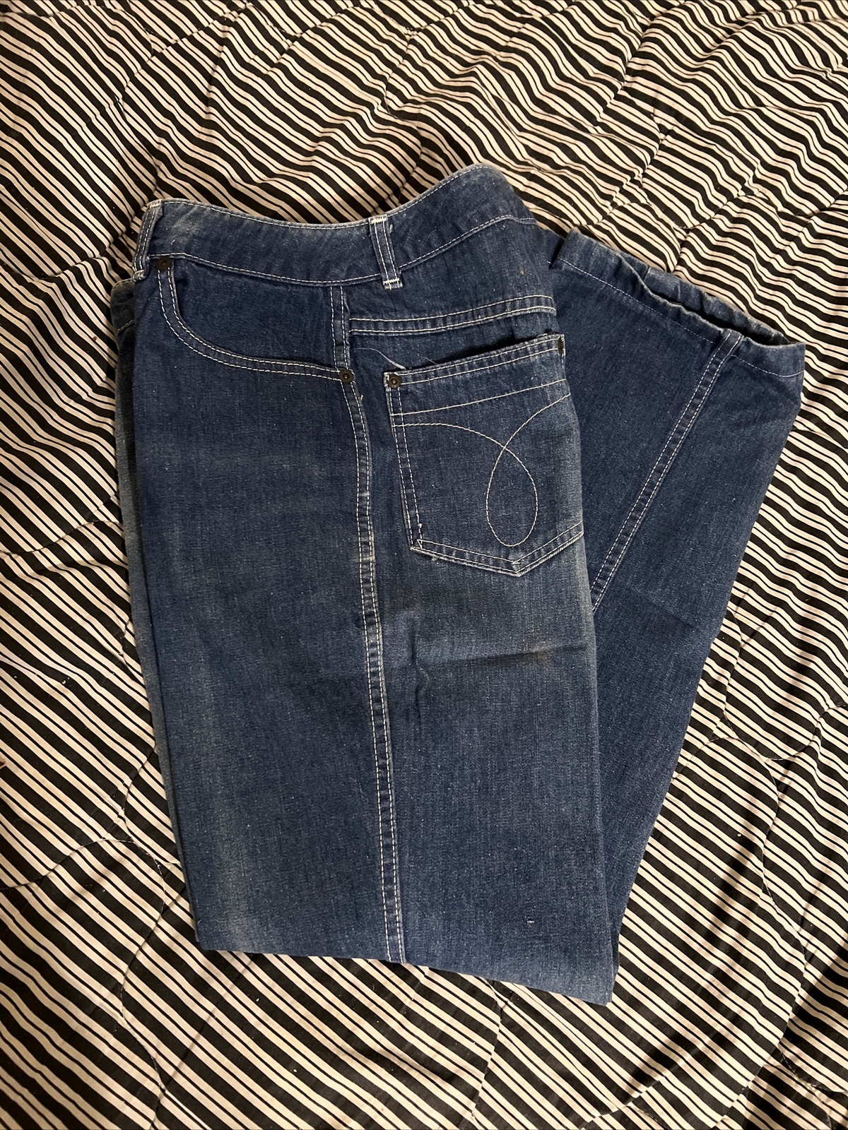 Vintage Calvin Klein 1970s Women’s Size 12 Distressed Blue Jeans 28 x 29 NICE