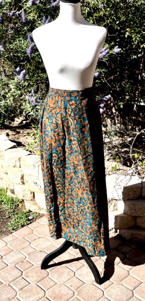 Skirt Green Multi Color Size:Large Melrose Studio Maxi Side Button Closure