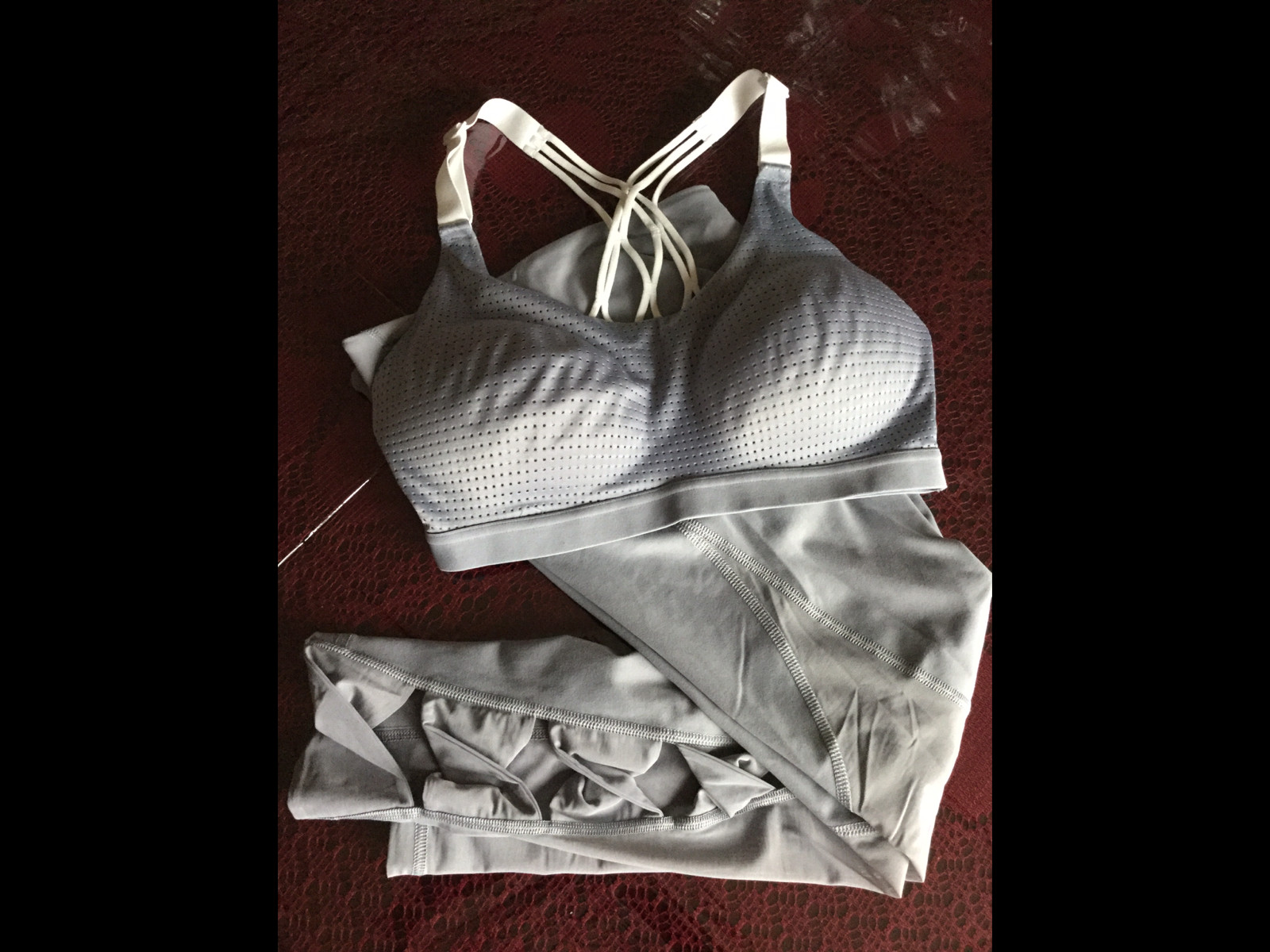 Victorias Secret LIGHTWEIGHT Sports Bra STRAPPY CRISS-CROSS Rear 34D Grey Oasis