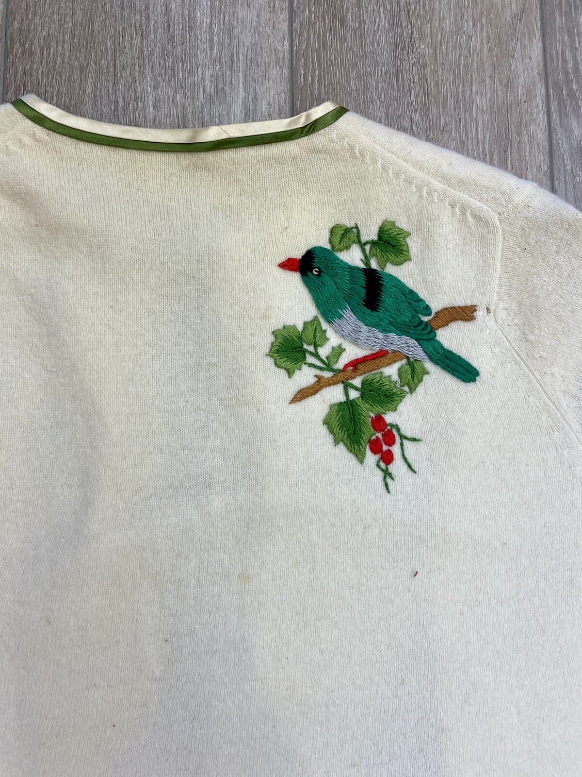 Vintage 1950s Embroidered Bird Novelty Cashmere Sweater Parrot Cardinal Sparrow