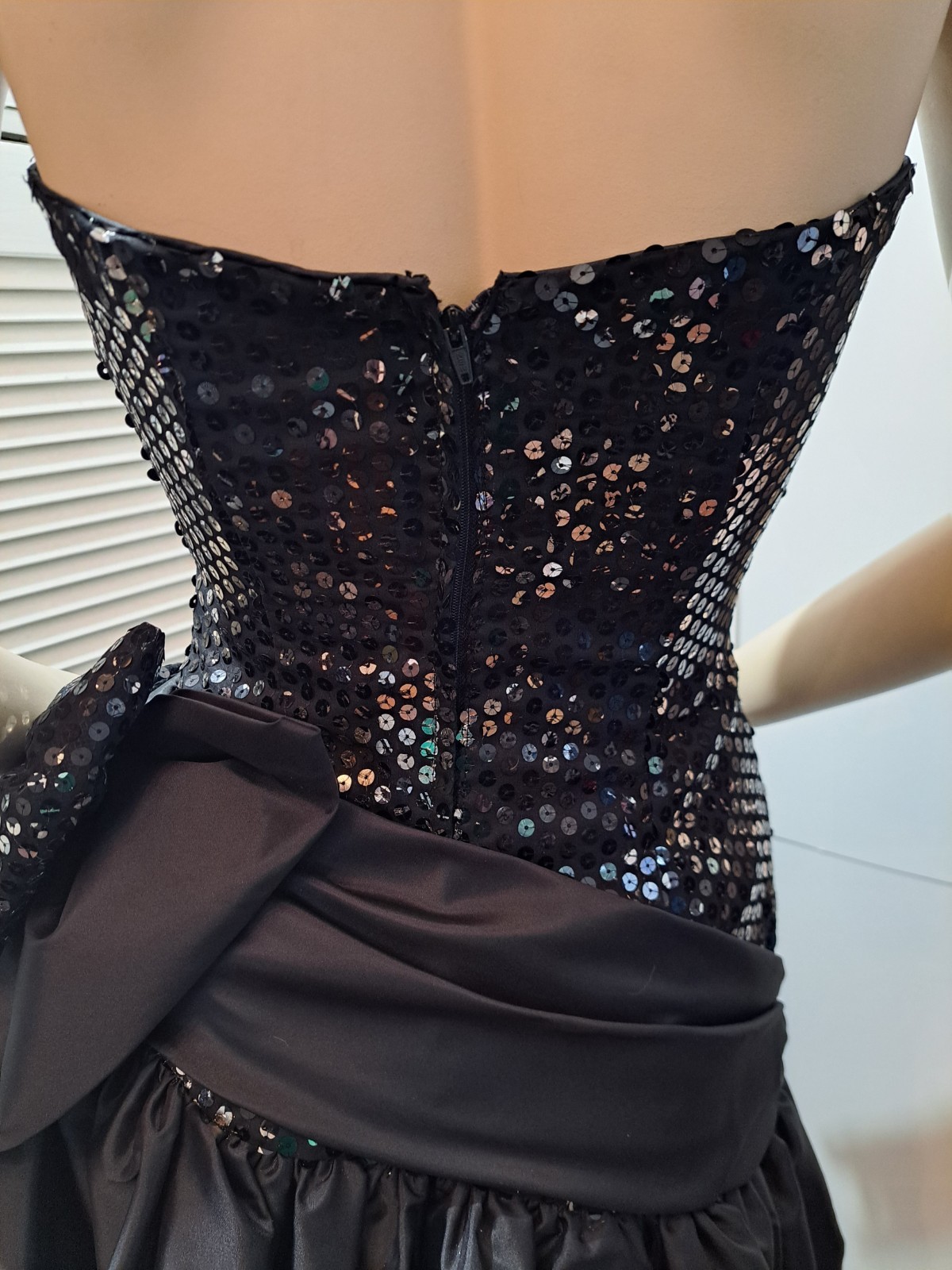 VTG 1980s Black SEQUINED BIG BOW Asymmetrical Hem Strapless PROM PARTY DRESS 5/6