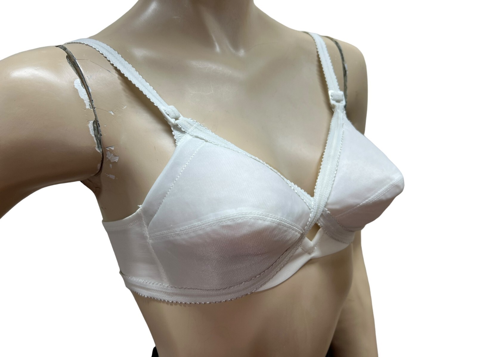 34 C VTG 70s NOS Nylon Bra Bandeau Knit Low Back Exquisite Form P3709 White 1970
