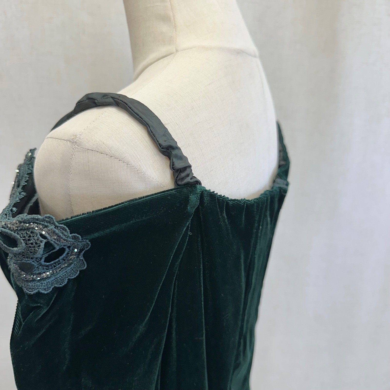 Moda International Emerald Green Velvet Lace Cold Shoulder Goth Dress Size 12