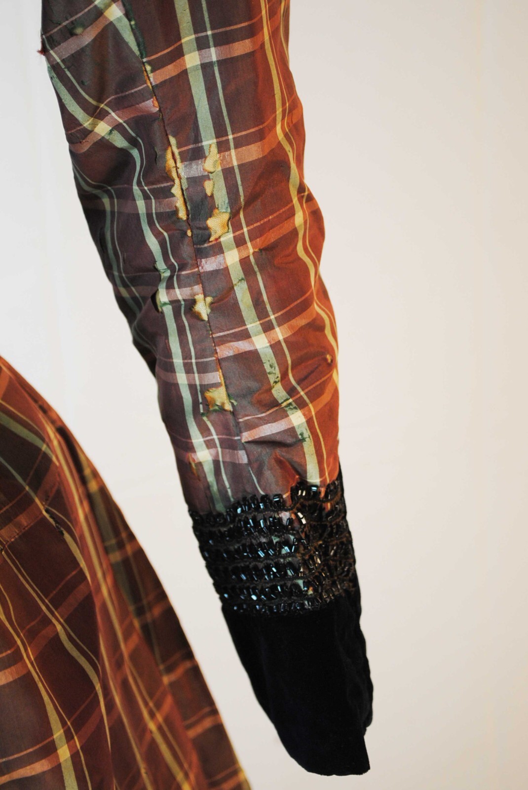 1850 CHECKED PLAID SILK TAFFETA DAY DRESS, HOUSE DRESS