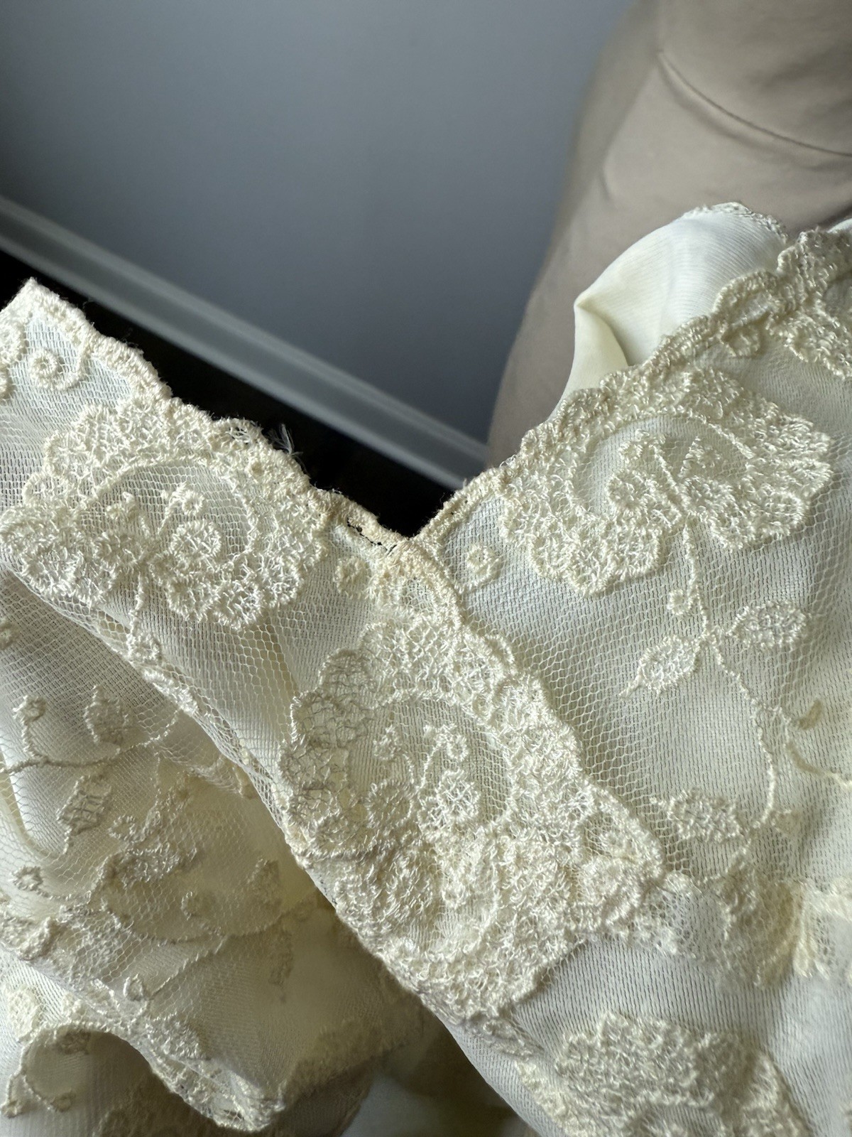 Vintage Carters Slip 34 Ivory Floral Lace Bridal Boudoir Dress
