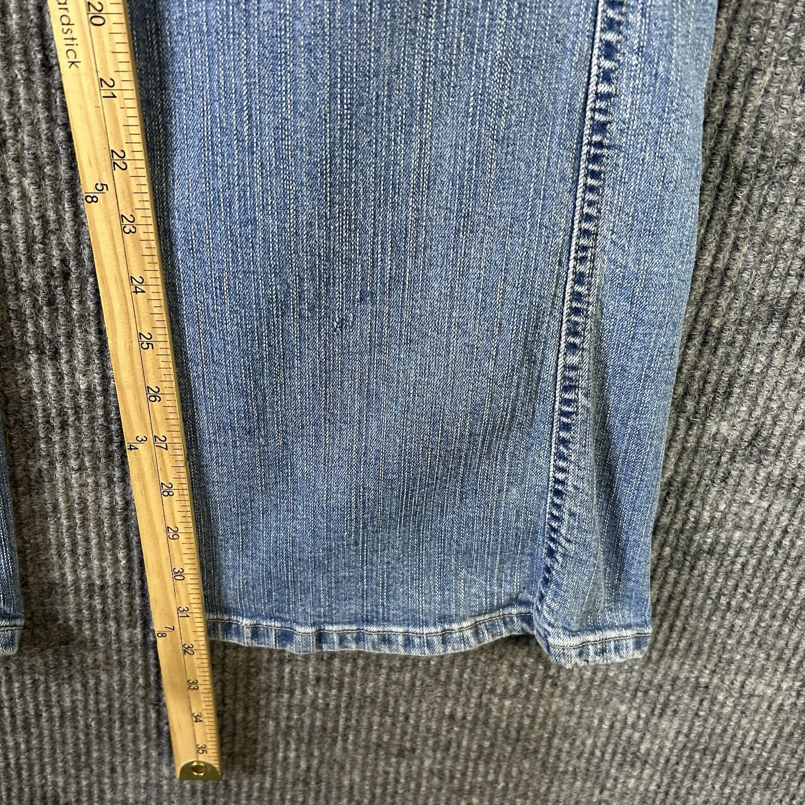 Vintage Levis Jeans Women’s 32/32 Flare Leg
