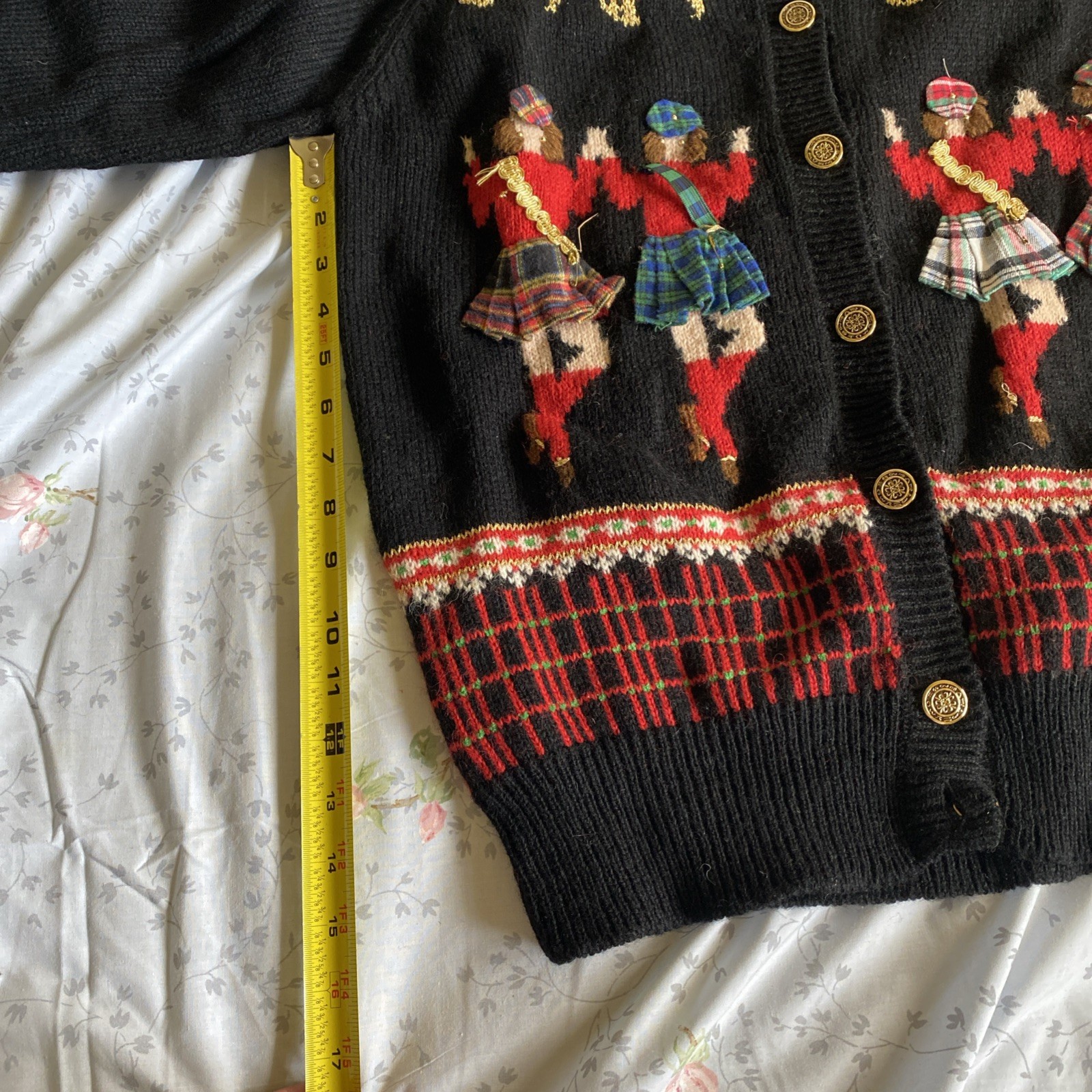 Vintage 90s Susan Bristol Black Scottish Dancer Plaid Warm Cardigan Sweater Sz M