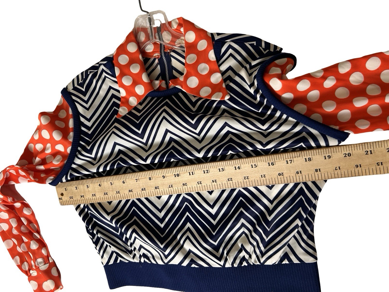 70s Questo of Wilroy Funky Dagger Collar Blouse Sz S/M Orange Polka Dots Chevron
