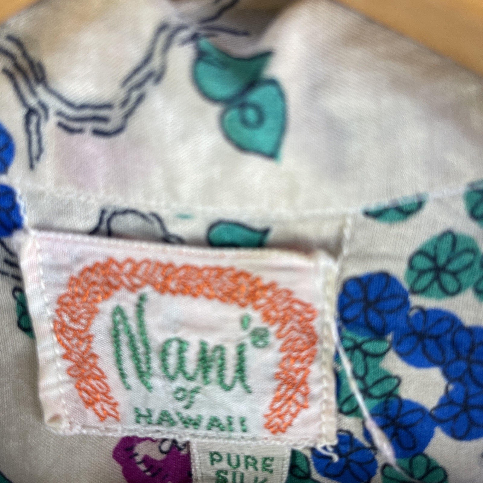 Vtg 40’s Nani of Hawaii Pure Silk Blouse Knot Button Floral 3/4 Sleeve Medium