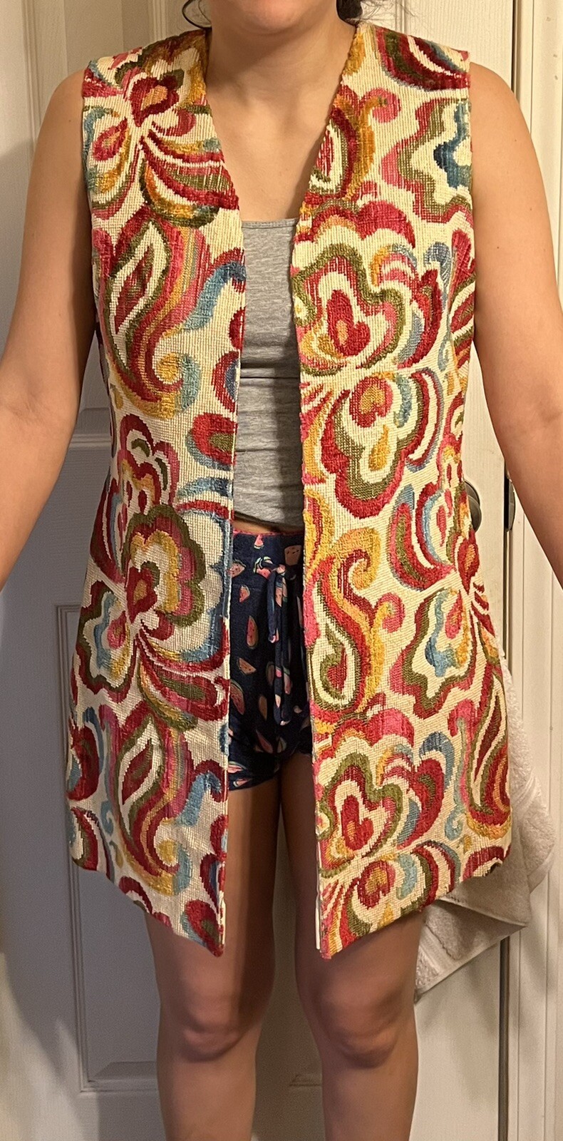 VINTAGE 70’s TAPESTRY OPEN VEST SIZE 7-8 TUNIC LINED SLEEVELESS HIPPIE RARE FIND