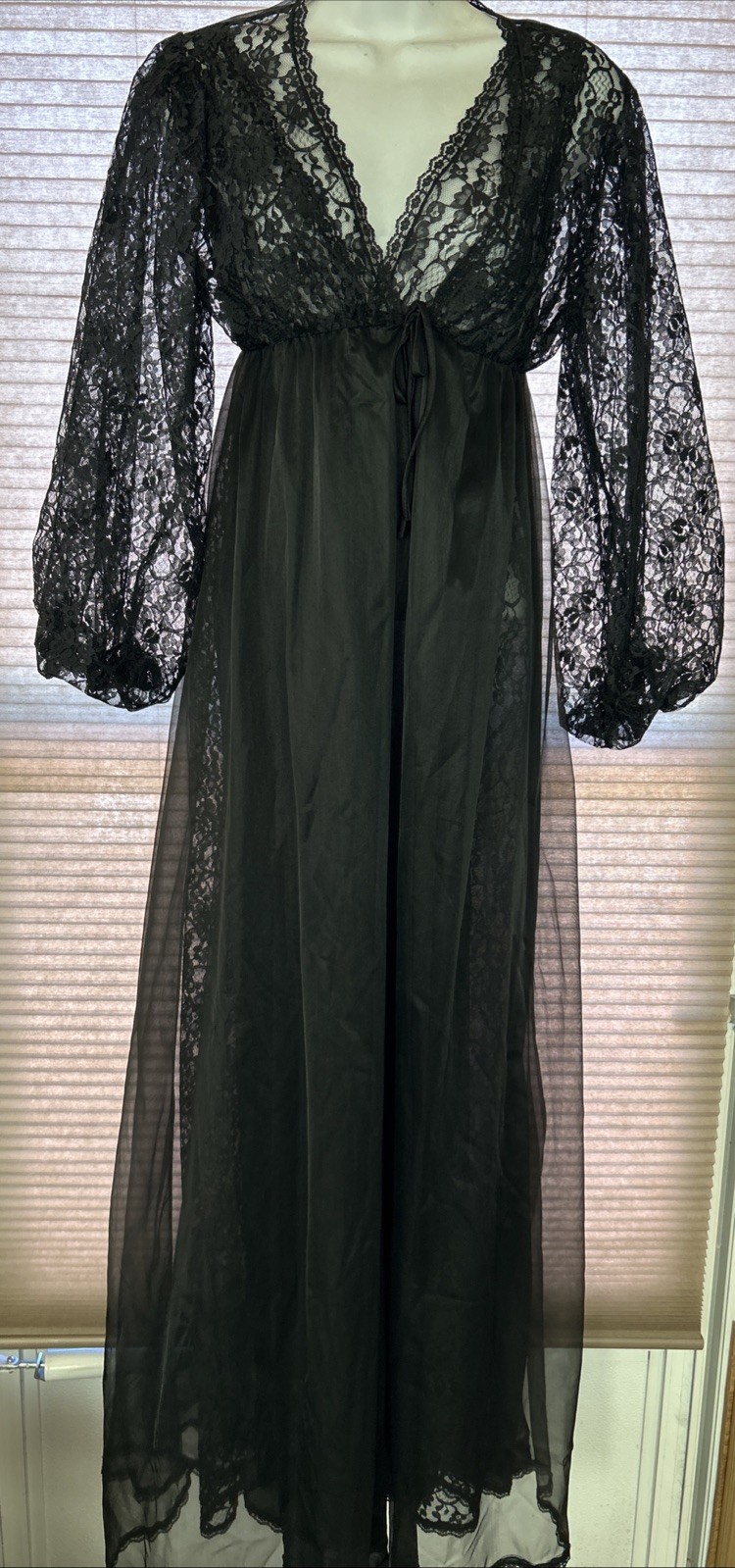 Vintage 1970s/80s Undercover Wear Black Lace Witchy 2pc Lingerie Medium