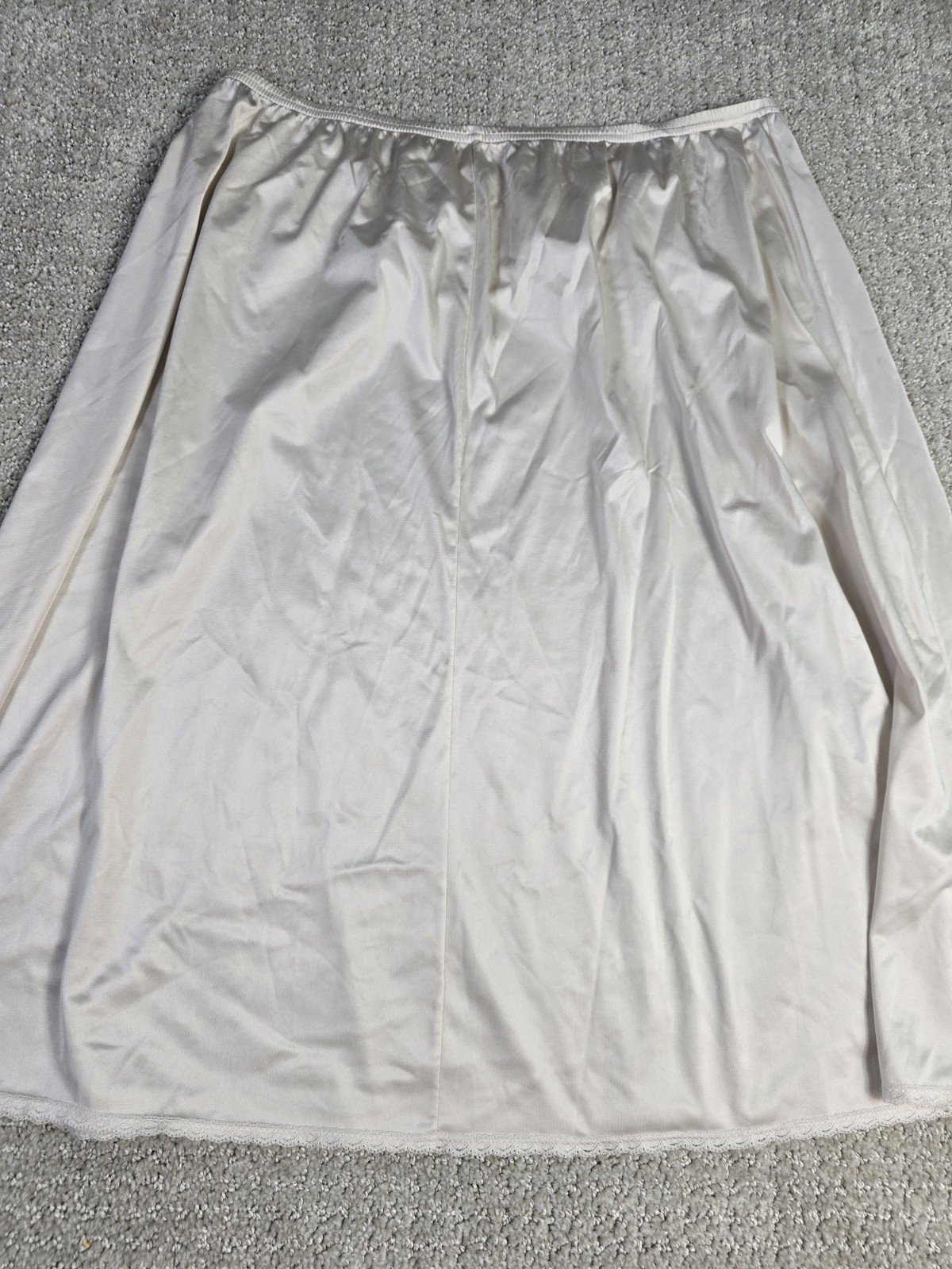 Vanity Fair 24″ XL Comfort Slip Stretch Lace Knee Nylon USA Beige Tan Skirt READ
