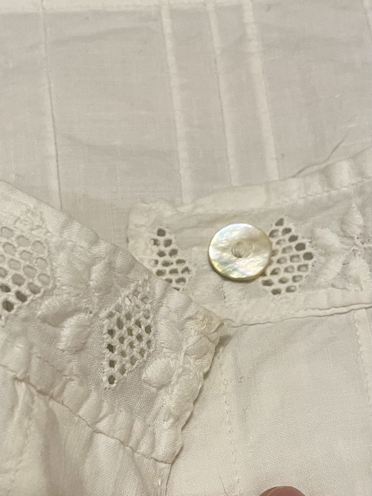 Vintage White Cotton Cut Lace Top Pin-tuck Mother Of Pearl Buttons Sz S/M