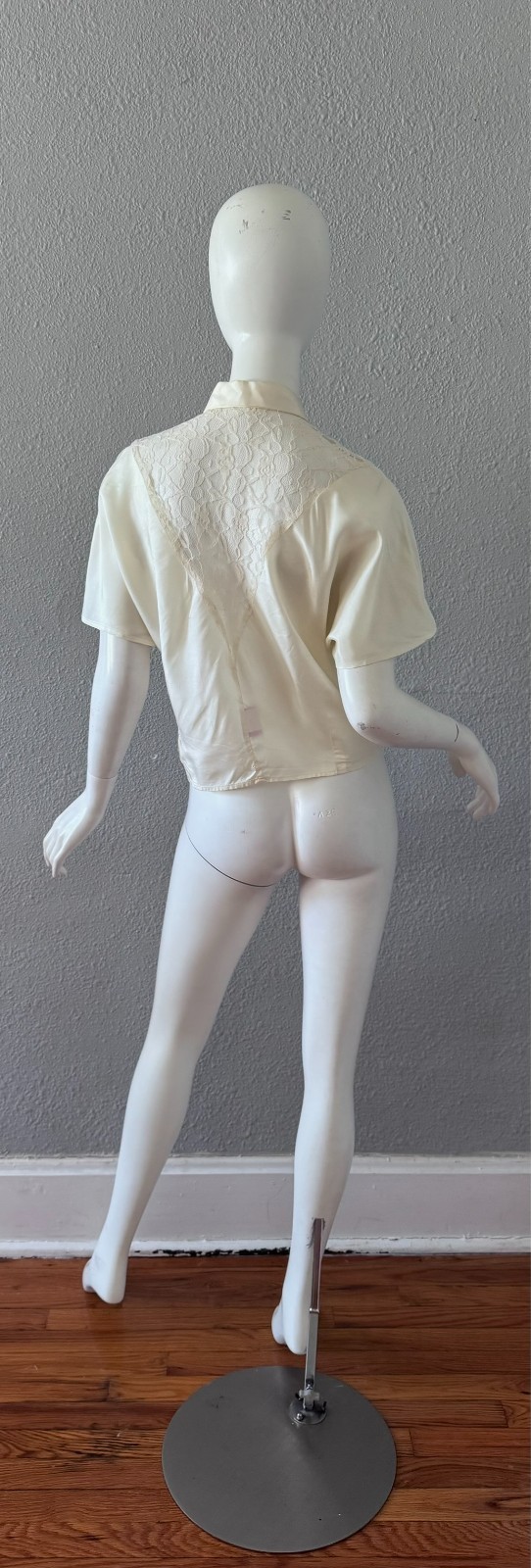 Vintage 70s Ivory Lace Button Dolman Sleeve Crop Top Blouse L