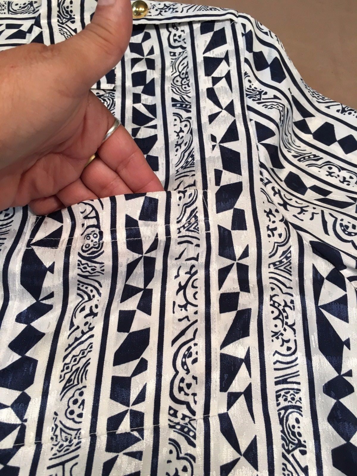 Vintage Womens BLEYLE Buttoned S/S Blouse – Dk Blue/White Geometric – Size 12