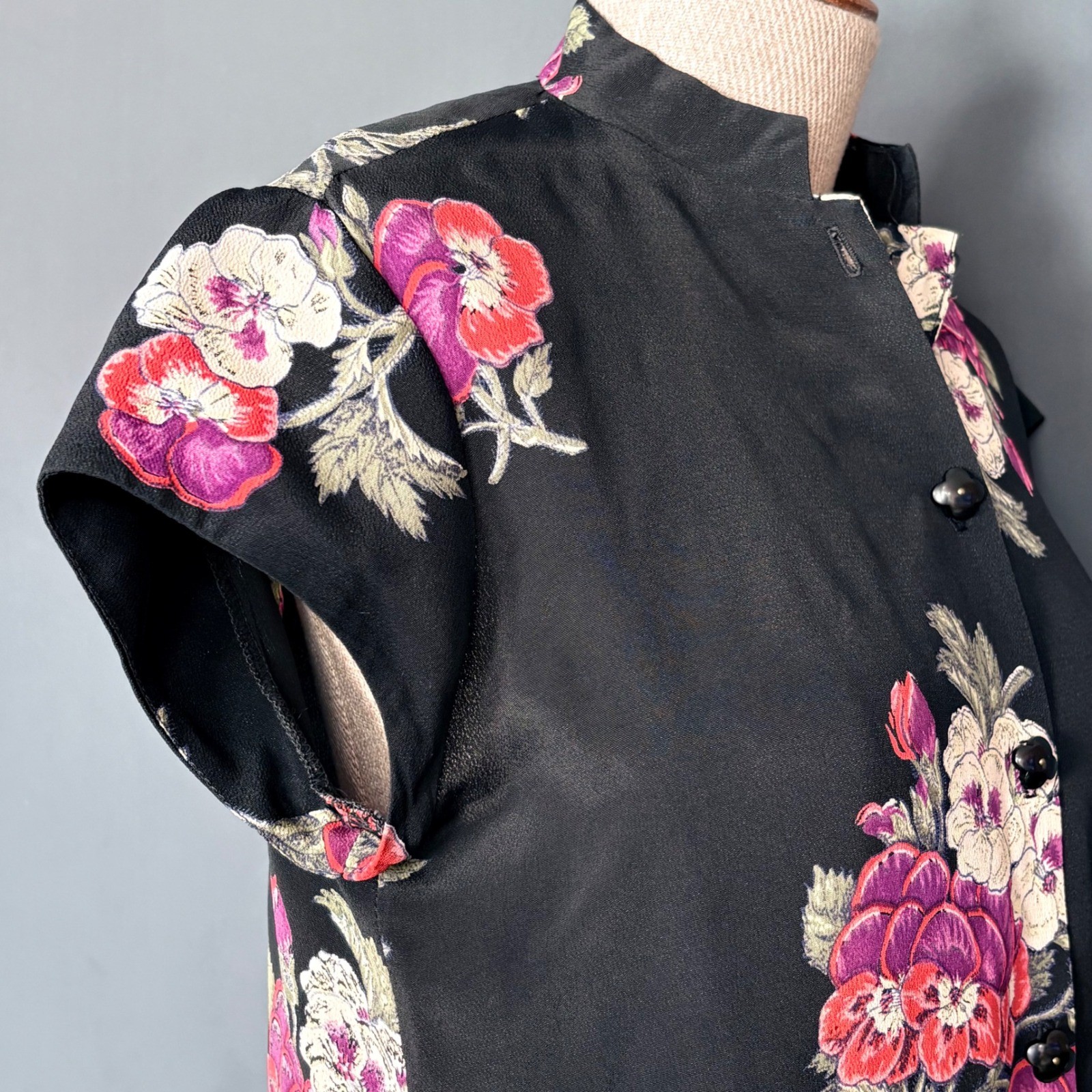 Vintage Asian Skirt Suit | Sz 4 | 100% Silk Floral Cheongsam Hostess – 1970s 80s