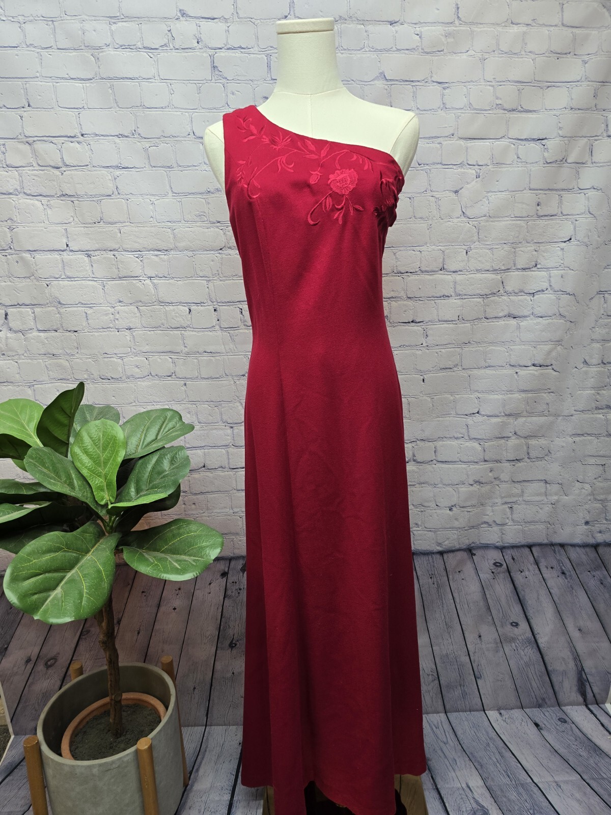 Vintage Together! Red Asymetrical One Shoulder Embroidered Cocktail Dress – 16