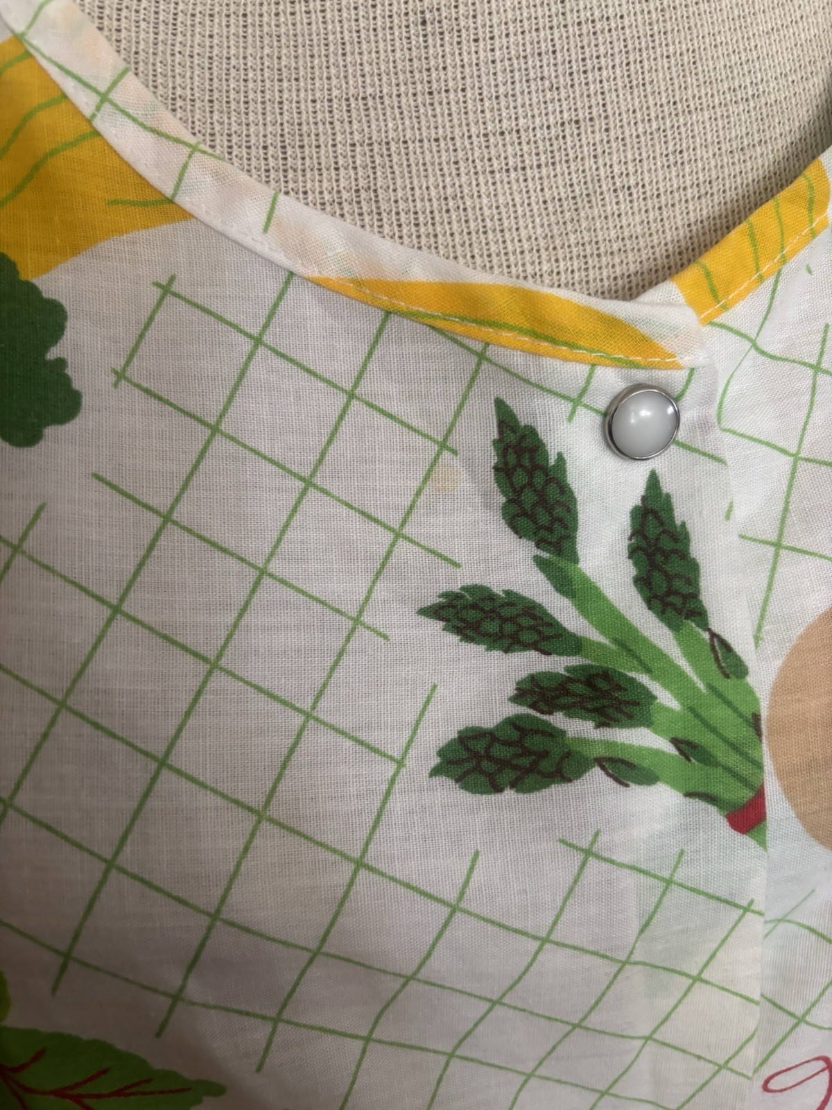 VINTAGE: “Vegetable Garden Grid” Smock Vest Dress SZ.S (WHITE/GREEN MULTI)
