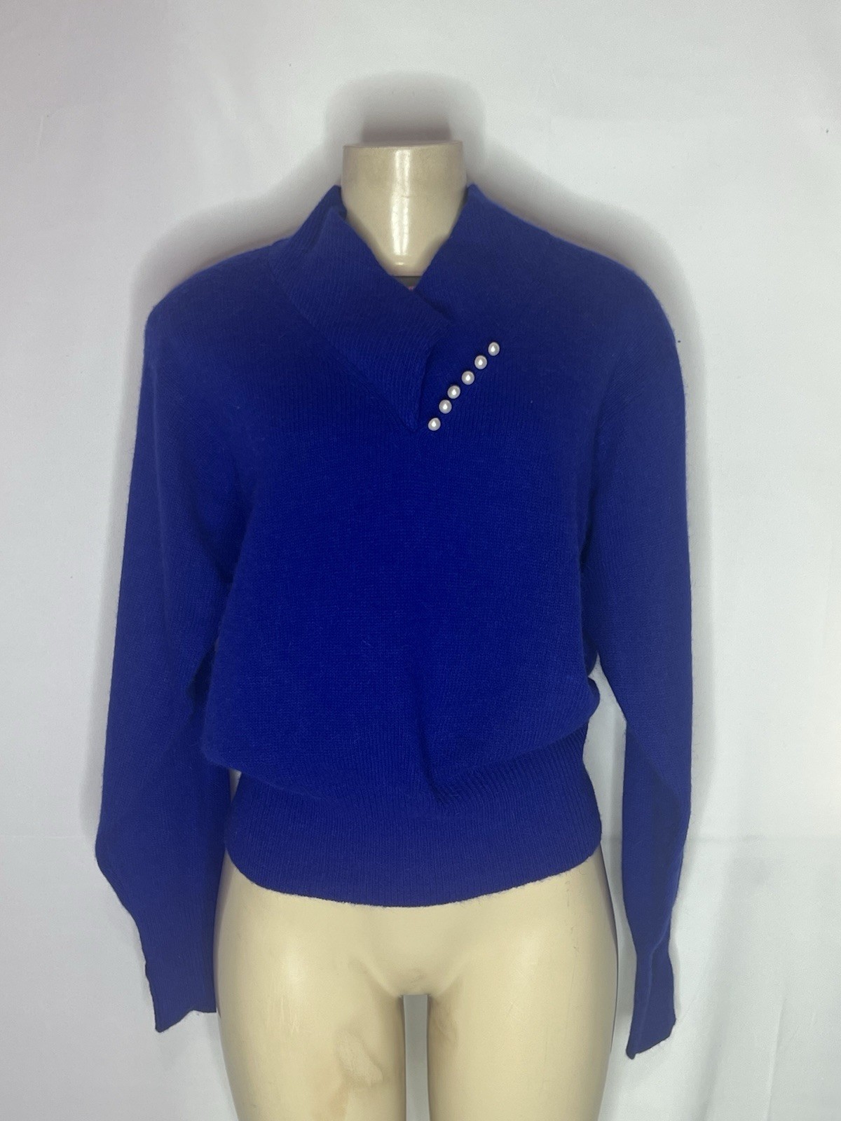 VINTAGE YARN WORKS ROYAL BLUE LAMBSWOOL SWEATER SZ LARGE