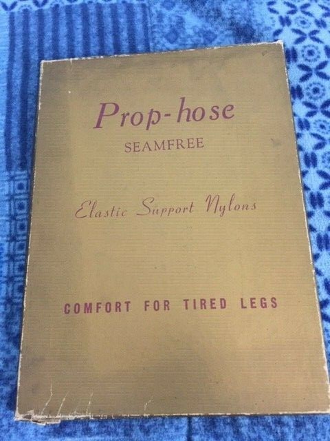 1 pair Boxed Vintage Prohose Garter Stockings 8 1/2-9 short flat knit melody