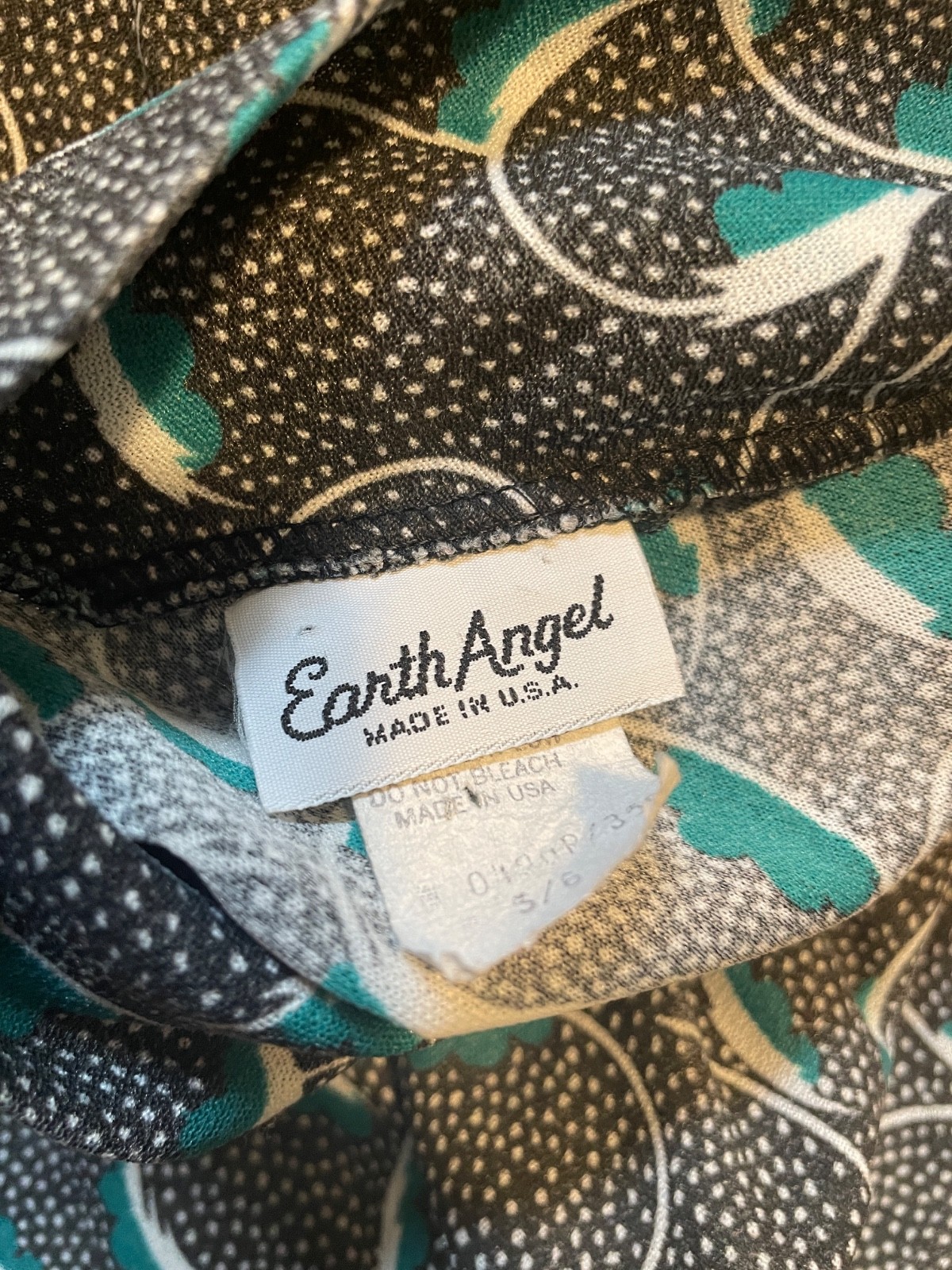 Graphic Dress Pussy Bow Black White Green Ribbons 1970s Vintage Earth Angel M