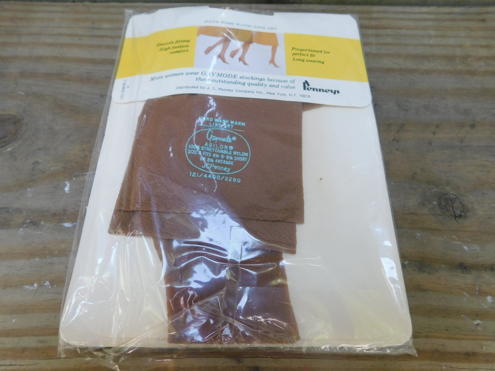 8.5-9-9.5 size Vintage Agilon Stockings Suntan Nylons *NEW in Box*