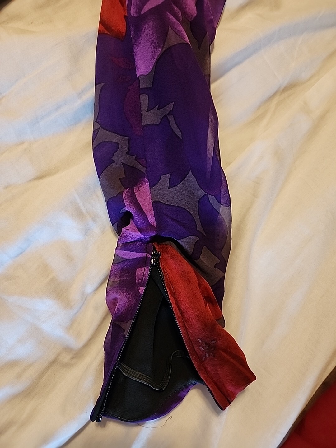 Vintage Jayna New York Floral Design Purple/Red/Green Zipper Back And Sleeves