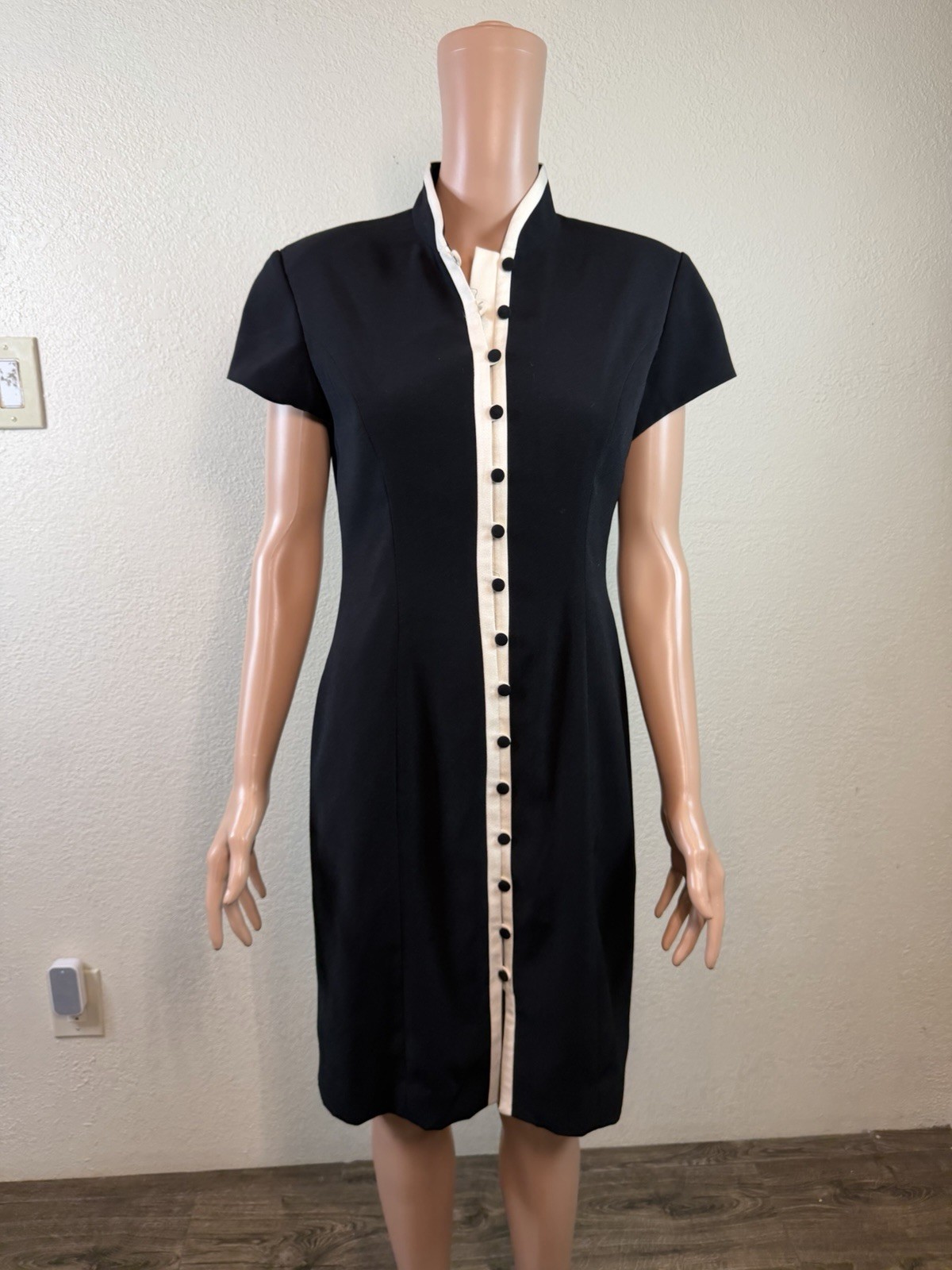 Vintage Women’s Evan Picone Button Down Sheath Dress Size 4