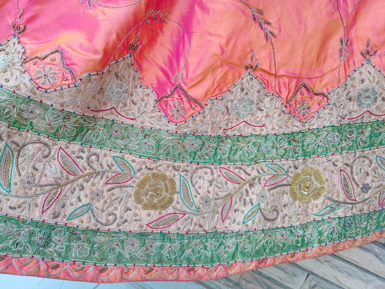 Indian Skirt Lehenga Woman Wedding Dress Vintage Embroidered Skirt VSS1012