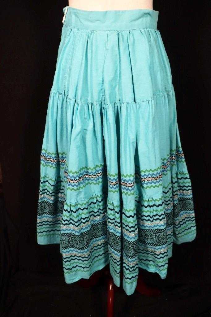 Vintage 1960’s Native American Turquoise Cotton Circle Skirt Size 26″ Waist