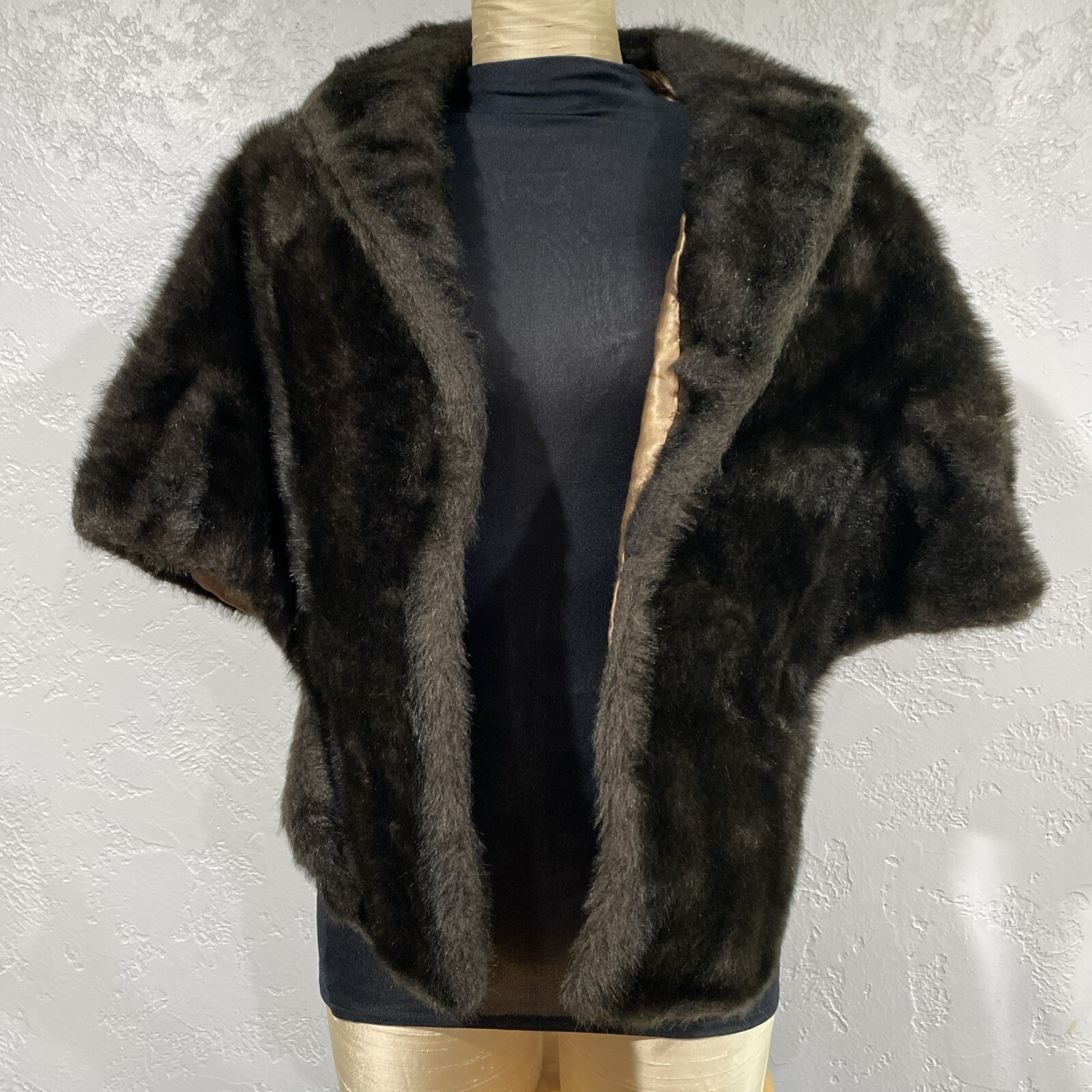 Regina Glenara by Glenoit Vintage Brown Faux Fur Wrap Shrug – Stiff