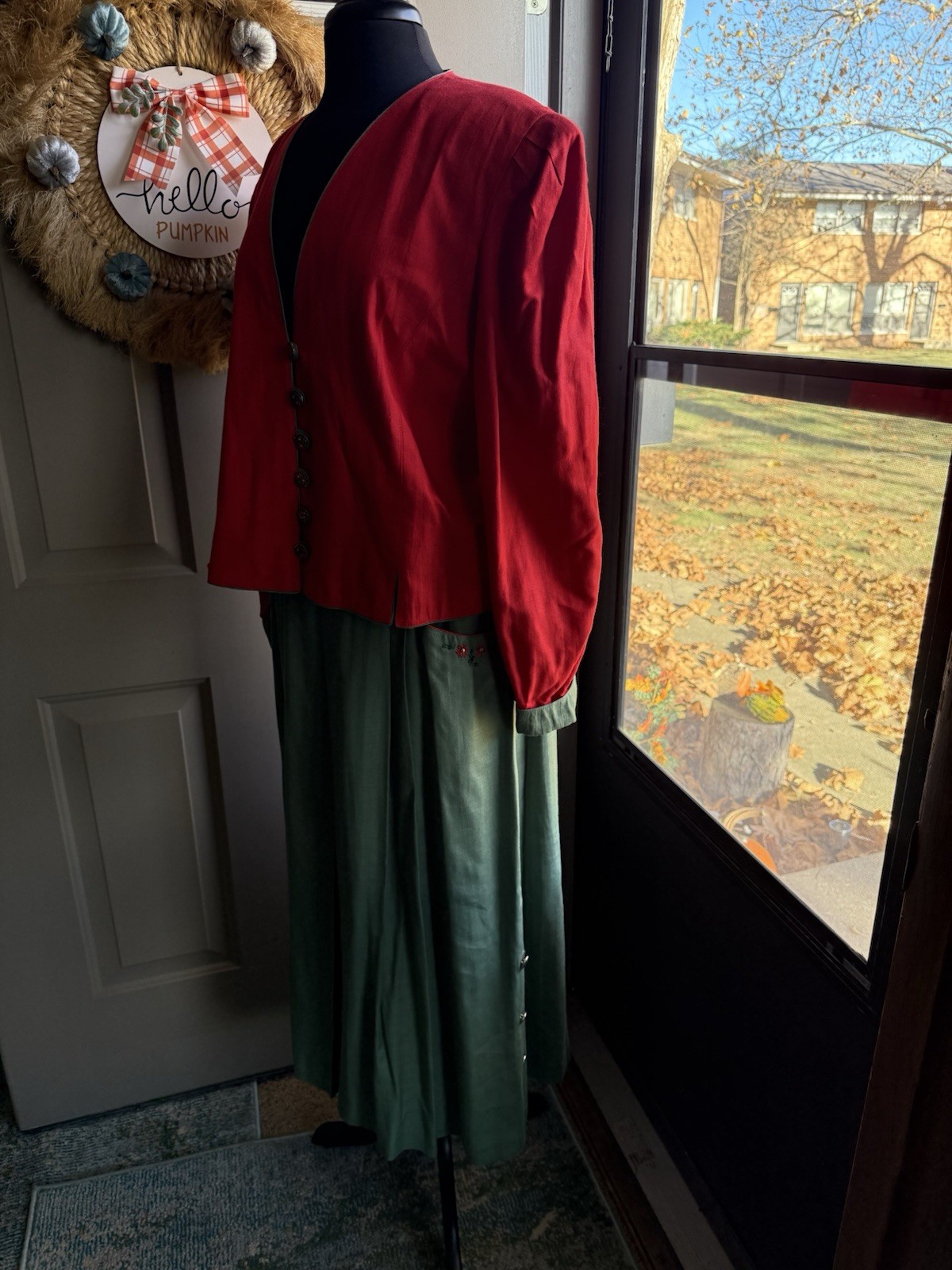 Vintage Meico Landhaus holiday poinsettias skirt jacket set, size EU 46
