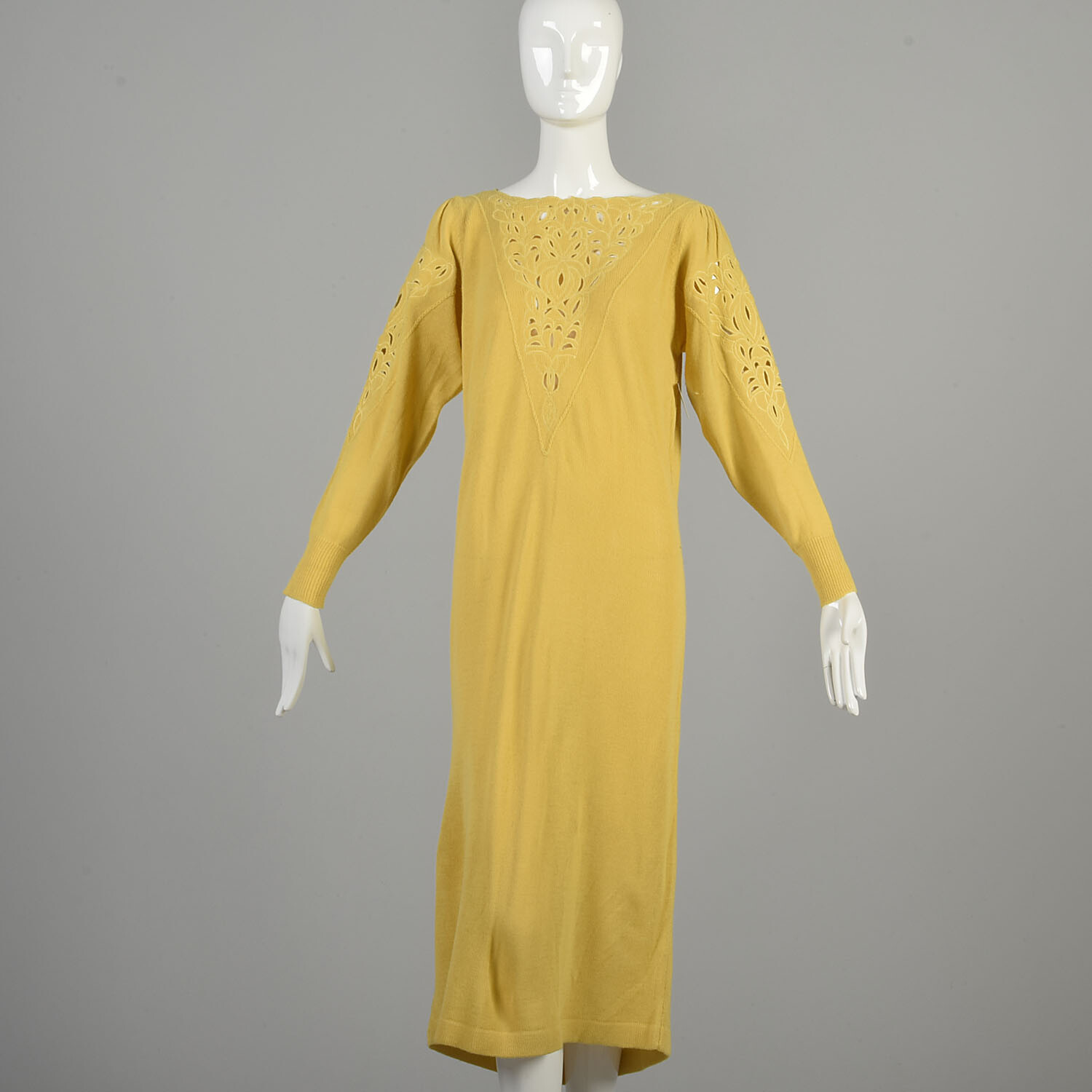 XL-XXL 1970s Yellow Sweater Cutout Embroidered Soft Lightweight Long Sleeve Midi