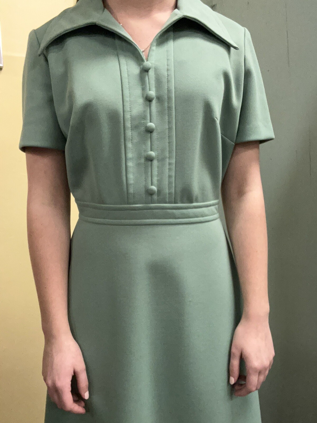 Vintage 70s Jerrie Lurrie Green Polyester Dress S