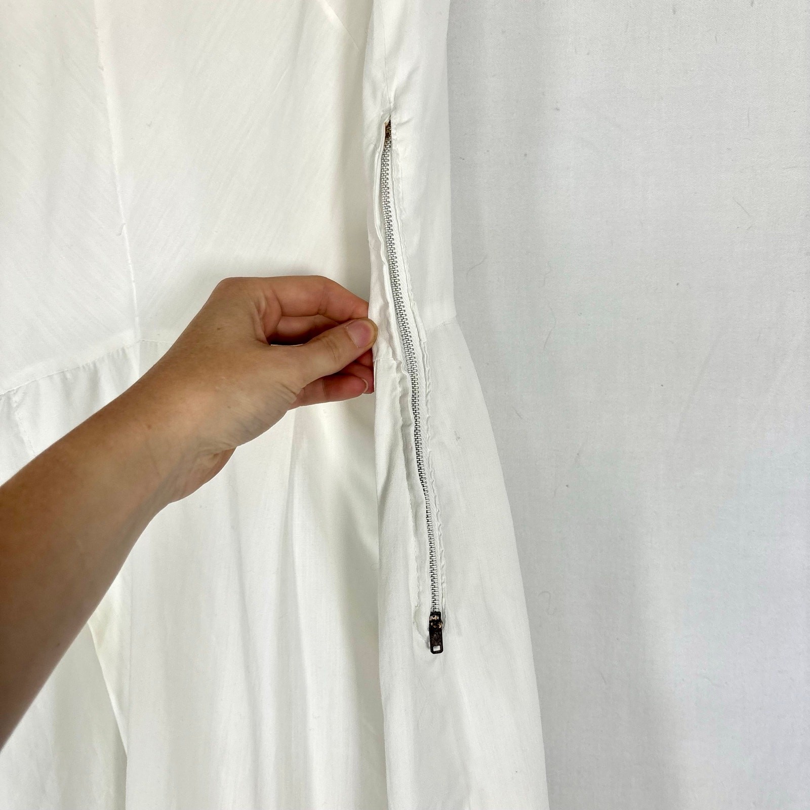 Vintage 1950s White Cotton Day Dress Crochet Trim Pleated Skirt Side Metal Zip