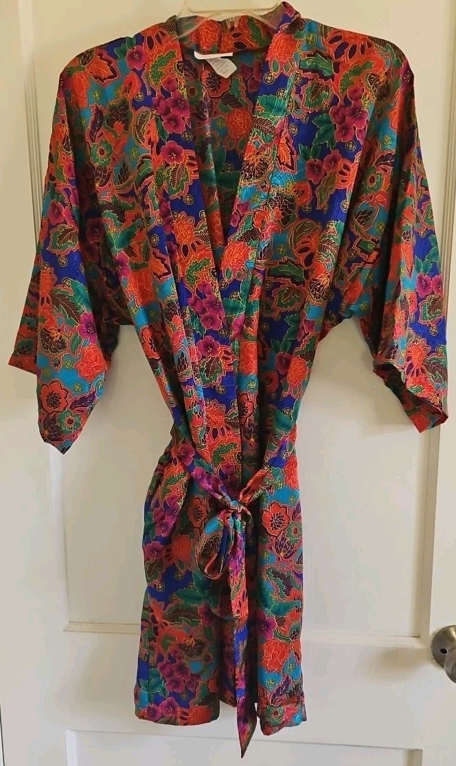 Vintage Inner Most 3 pc Short Robe and Short Set Floral in Women’s size M
