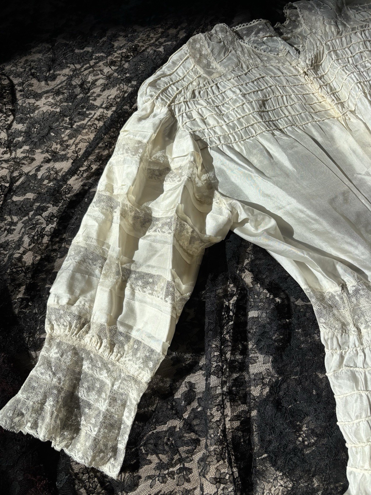 Antique Edwardian Silk Lace Dress Smocked Whitework Pigeon Breast 1900s 1890s