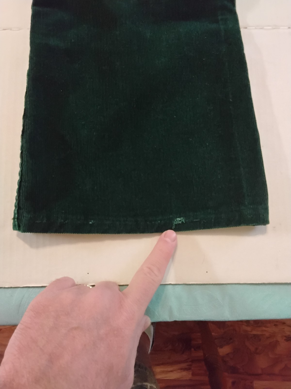 VTG 70s Wrangler Green Corduroy Bell Bottom Jeans Women’s 28×28 Hippie Boho