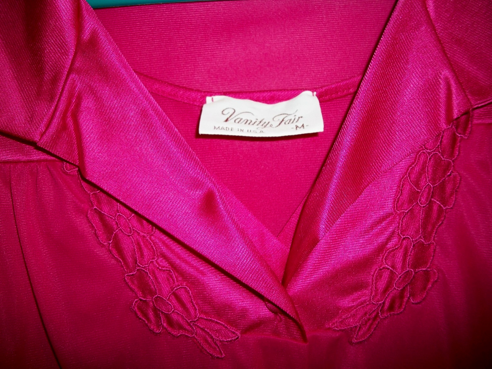 Vintage Vanity Fair MAGENTA PINK Robe Nightgown Set M USA SILKY NYLON RETRO 70’s