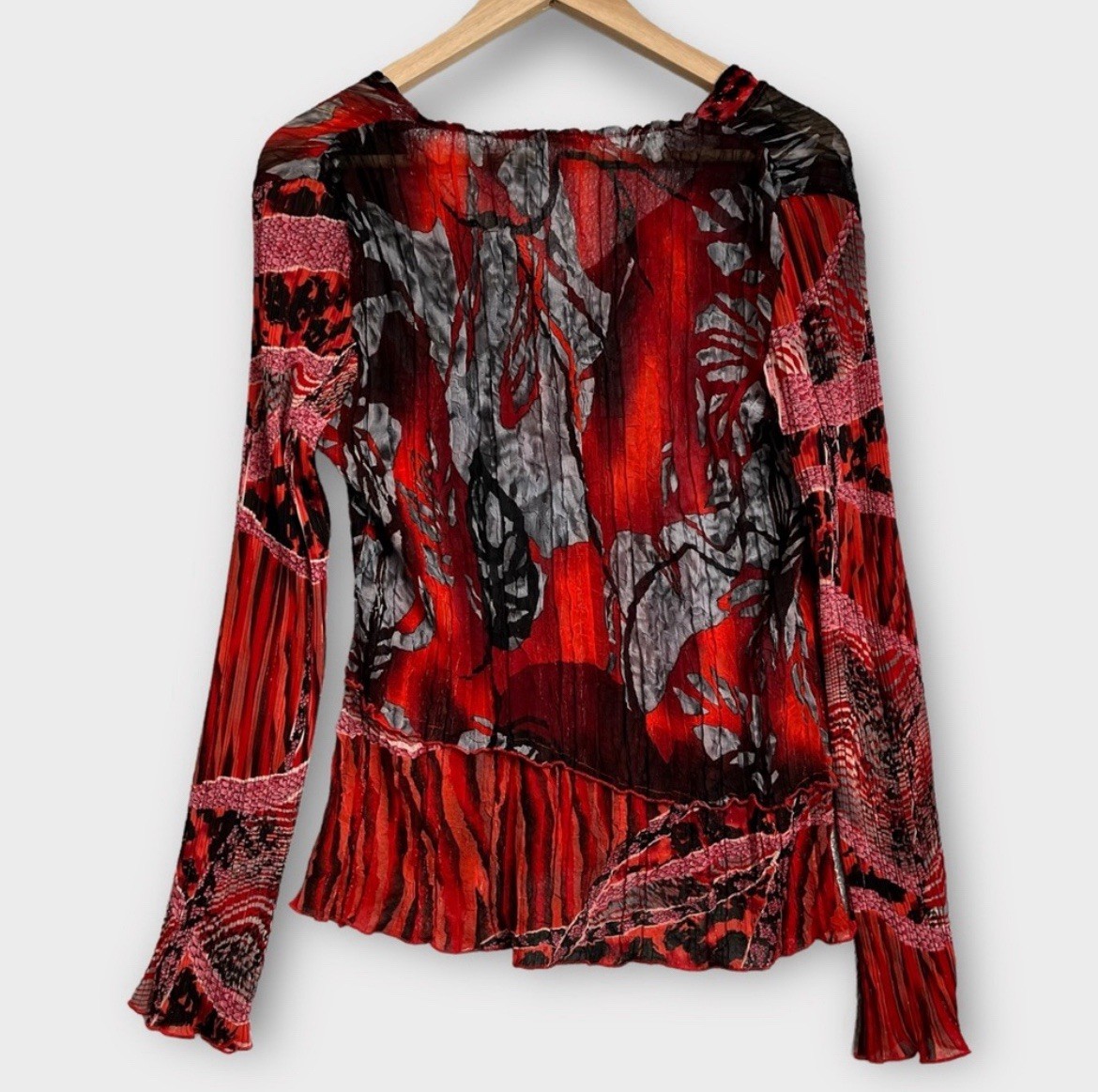 Vintage Y2K Alberto Makali Red Long Sleeve V-Neck Crinkle Blouse Sheer Small
