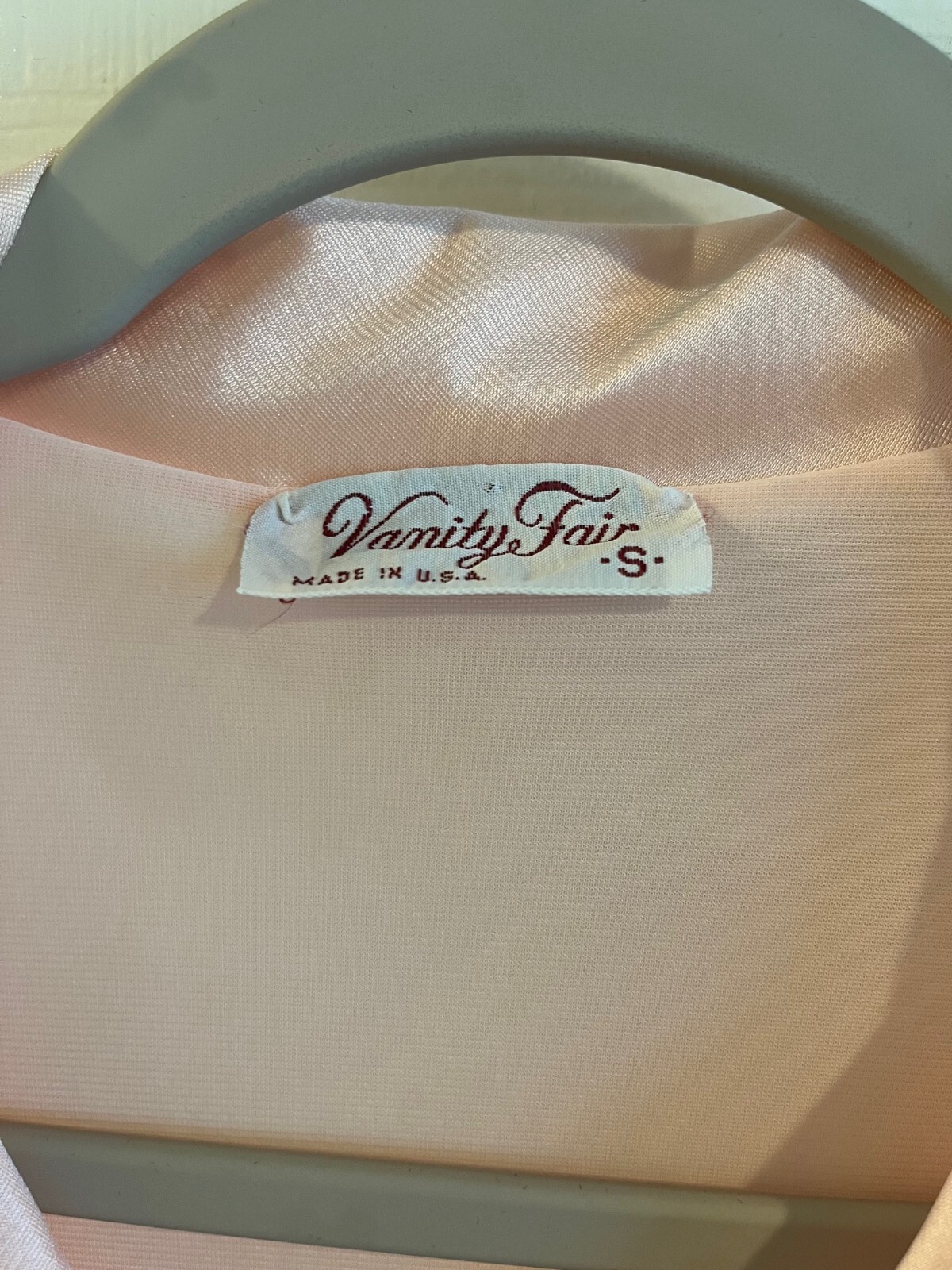 Vanity Fair Blush Pink Nylon Negligee – Size Small – Made in the USA Vintage